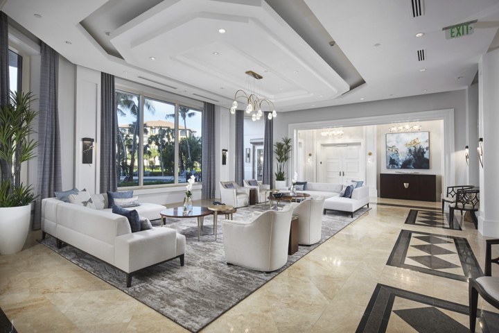 Navona lobby